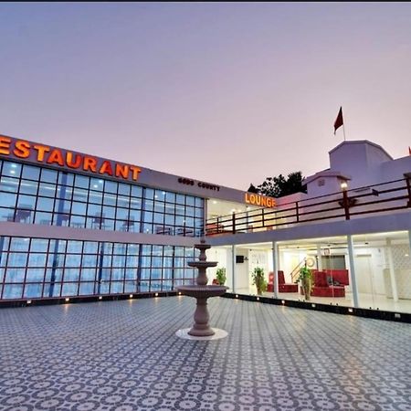 Gods County. Resort & Banquets Tarapith Zewnętrze zdjęcie