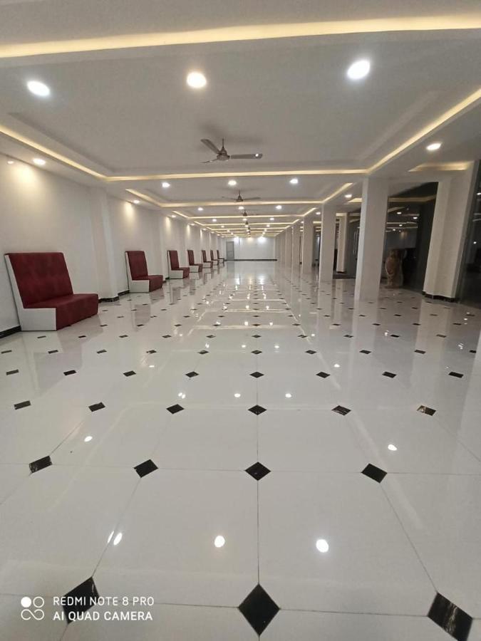 Gods County. Resort & Banquets Tarapith Zewnętrze zdjęcie