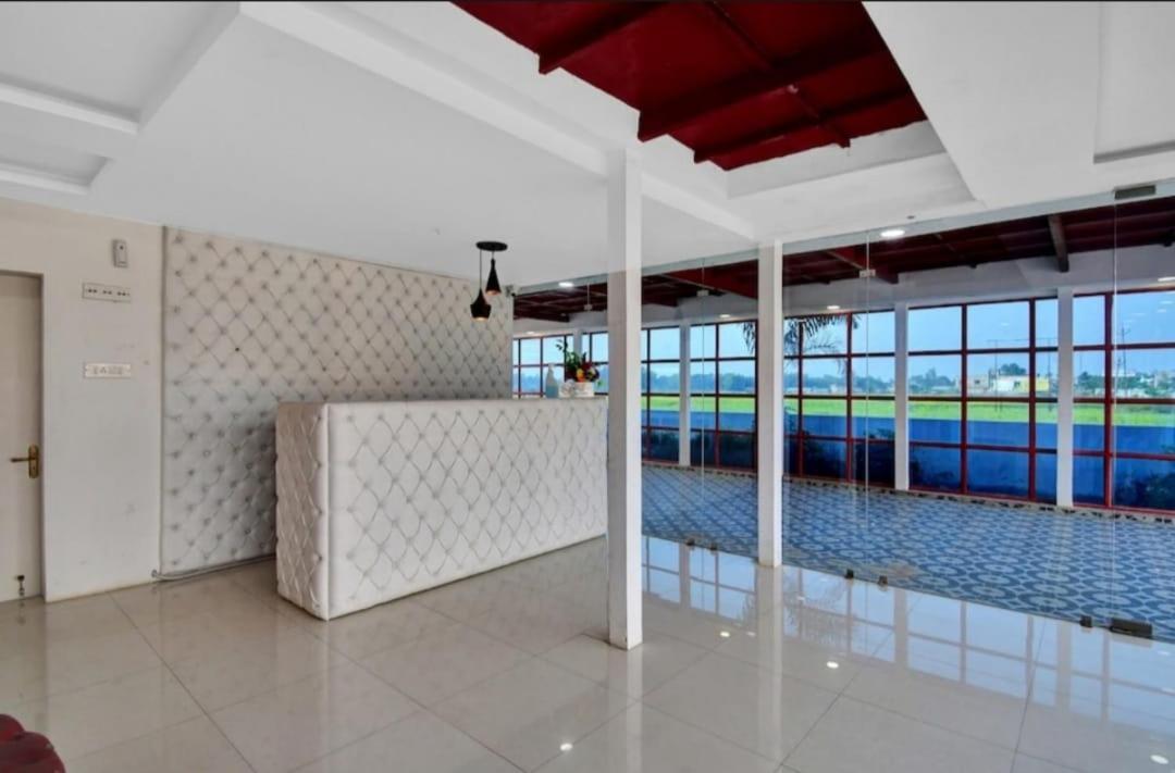 Gods County. Resort & Banquets Tarapith Zewnętrze zdjęcie