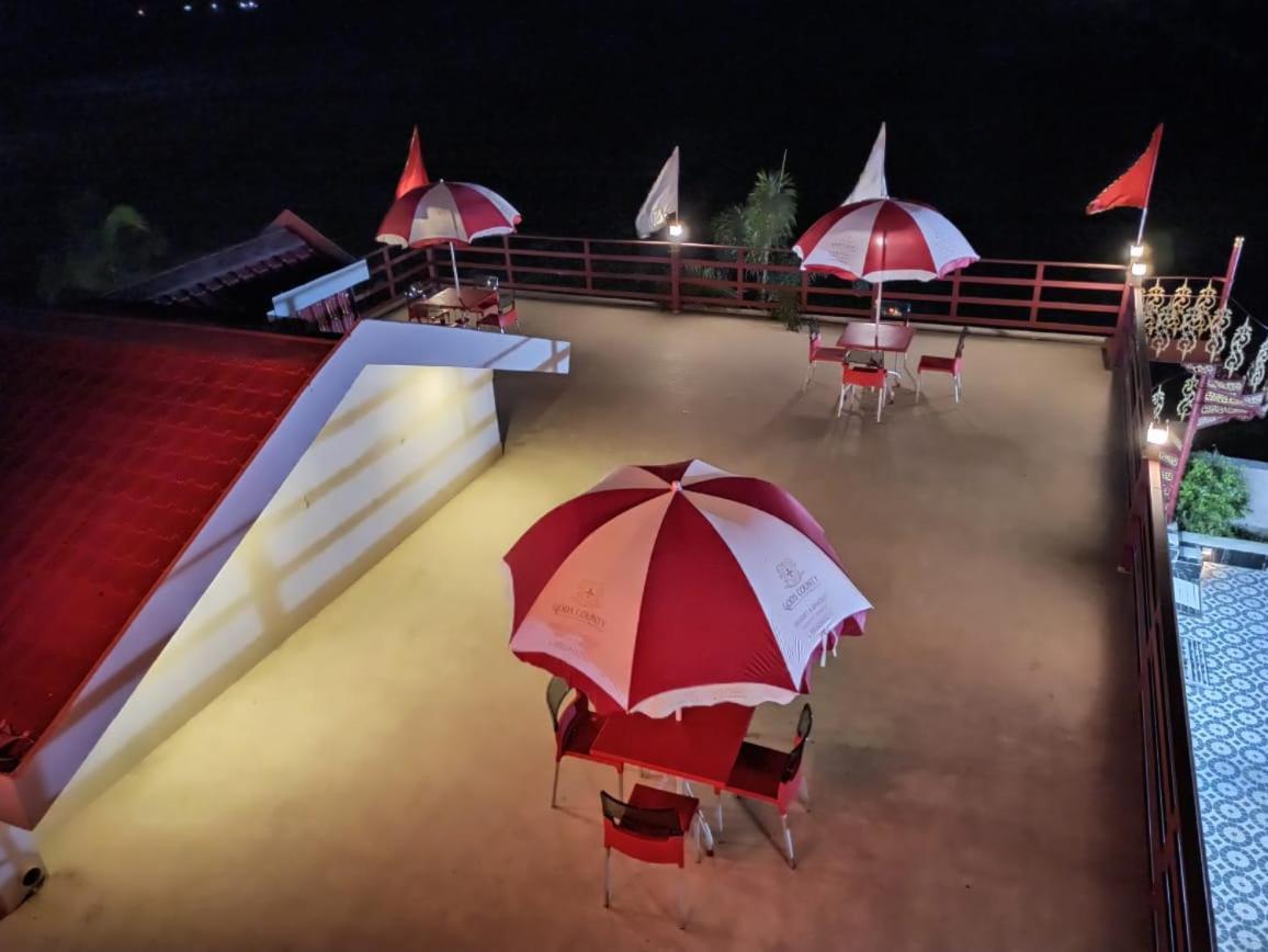 Gods County. Resort & Banquets Tarapith Zewnętrze zdjęcie