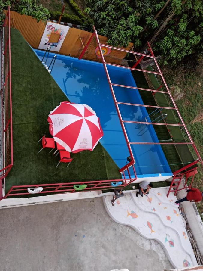 Gods County. Resort & Banquets Tarapith Zewnętrze zdjęcie