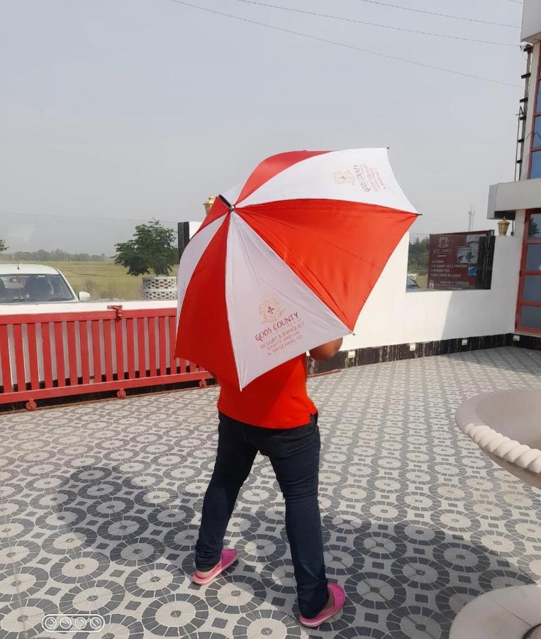 Gods County. Resort & Banquets Tarapith Zewnętrze zdjęcie