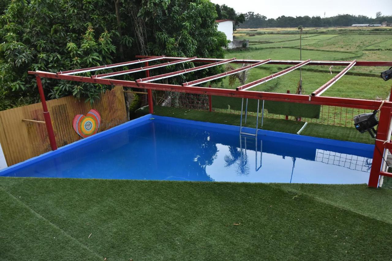 Gods County. Resort & Banquets Tarapith Zewnętrze zdjęcie