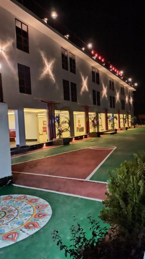 Gods County. Resort & Banquets Tarapith Zewnętrze zdjęcie